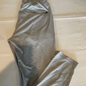 EUC mens Vuori ponto performance joggers large